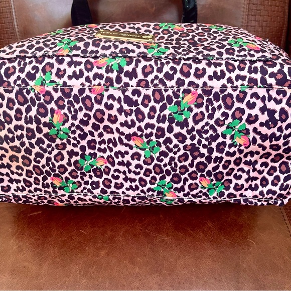 Betsey Johnson Large Super Spacious Nylon Tote & Diaper Bag - Picture 4 of 10